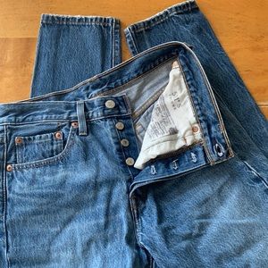 Levi’s 501 S skinny in size 27. Four-button all-cotton denim in great condition